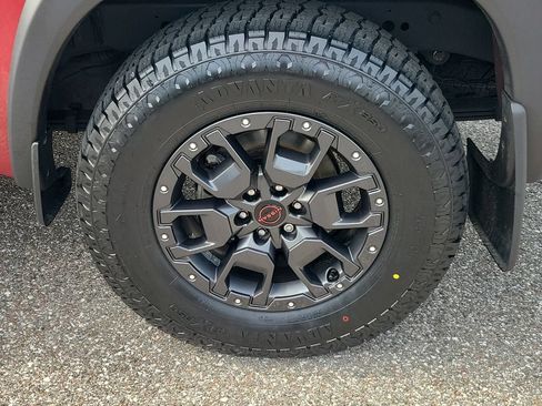 Certified 2022 Nissan Frontier PRO-4X w/ Pro-4X Premium Package AWD/4WD image 5