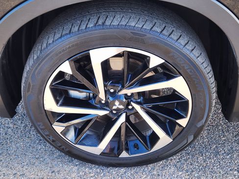 Used 2023 Mitsubishi Outlander SE image 7