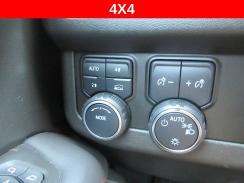 Certified 2022 Chevrolet Tahoe RST w/ Luxury Package AWD/4WD image 33