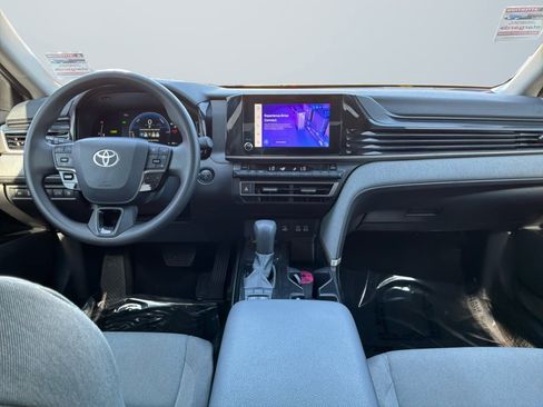 Used 2025 Toyota Camry LE w/ Convenience Package FWD image 10