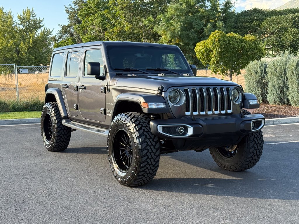 Used 2018 Jeep Wrangler Unlimited Sahara w/ Uconnect 4C Nav & Sound Group AWD/4WD image 1