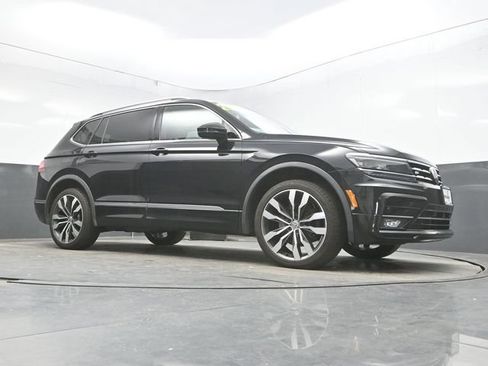 Used 2020 Volkswagen Tiguan SEL Premium R-Line w/ 3rd Row Seat Package AWD/4WD image 32