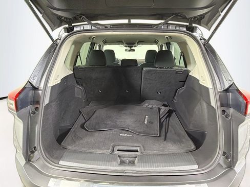 Used 2022 Nissan Rogue SV image 26