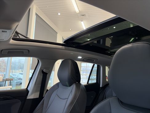 New 2026 Volkswagen Tiguan SE image 17