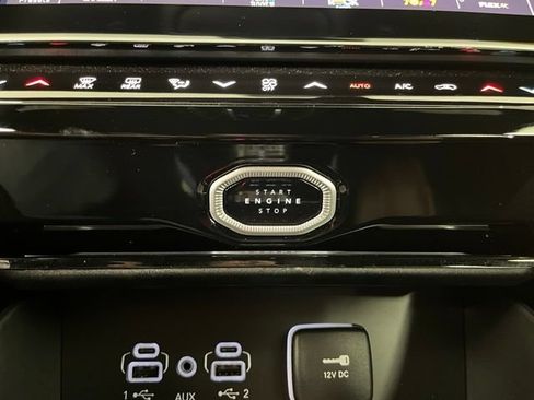 Used 2026 Jeep Grand Cherokee Limited AWD/4WD image 26