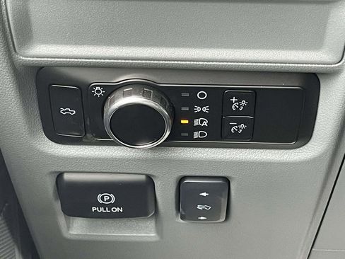 Used 2025 Ford F150 Lightning XLT image 28