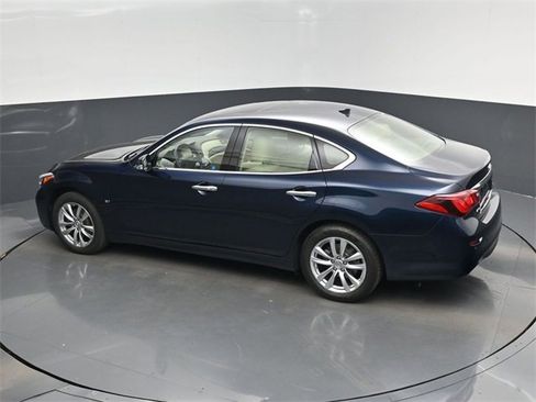 Used 2017 INFINITI Q70 3.7 image 48