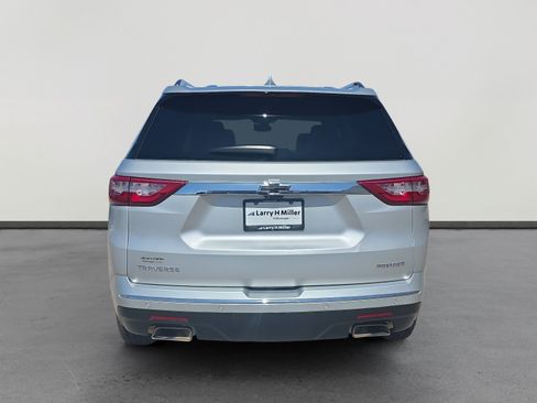 Used 2020 Chevrolet Traverse Premier FWD image 4