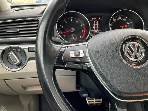 Used 2018 Volkswagen Passat 2.0T S image 18