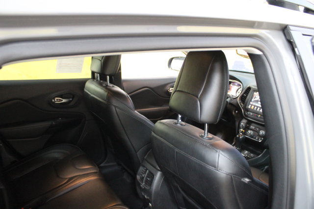 Used 2023 Jeep Cherokee Altitude Lux AWD/4WD image 10