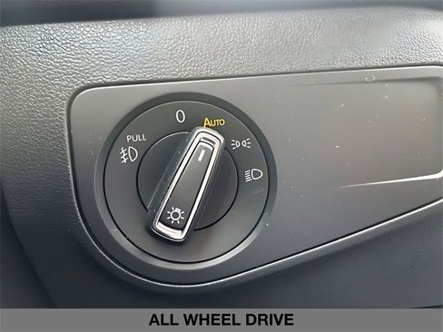 Used 2021 Volkswagen Tiguan SE R-Line w/ 3rd Row Seat Package image 22