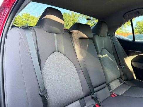 Used 2021 Toyota Camry LE AWD/4WD image 26