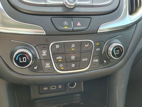 Used 2024 Chevrolet Equinox LT AWD/4WD image 17