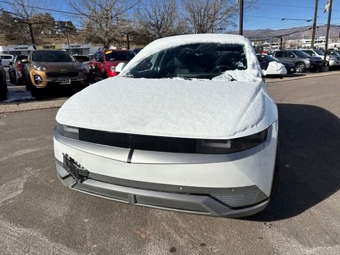 Used 2022 Hyundai Ioniq 5 Limited image 3