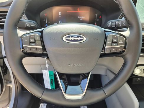 New 2025 Ford Escape SE image 16