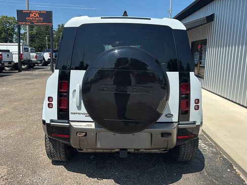 Used 2022 Land Rover Defender 110 X-Dynamic SE AWD/4WD image 4