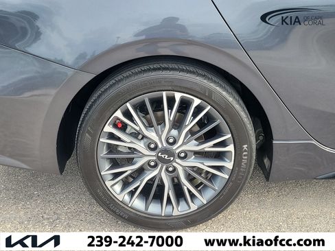 Used 2023 Kia Forte GT-Line w/ GT-Line Premium Package FWD image 9