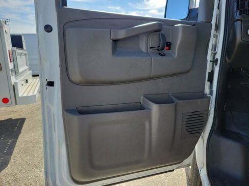 Used 2021 GMC Savana 2500 image 15