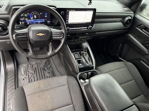 Used 2024 Chevrolet Colorado W/T w/ Safety Package image 18