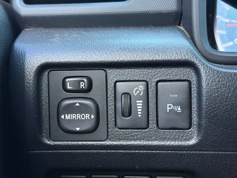 Used 2015 Toyota 4Runner Limited AWD/4WD image 28