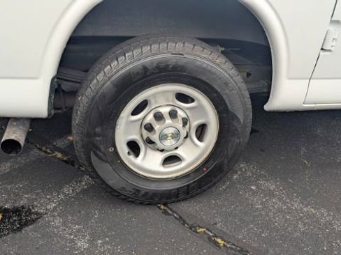 Used 2021 Chevrolet Express 2500 w/ Driver Convenience Package image 12