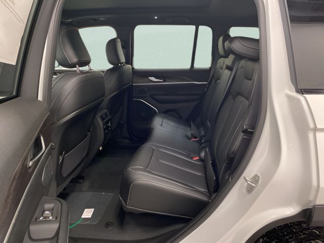 Used 2026 Jeep Grand Cherokee Limited w/ Limited Altitude Package AWD/4WD image 20
