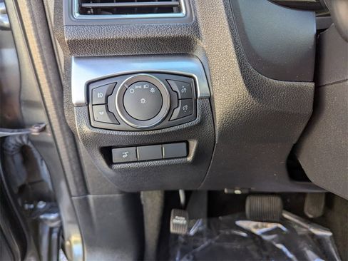 Used 2018 Ford Explorer Limited image 30