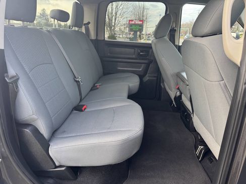 Used 2018 RAM 2500 Tradesman w/ Chrome Appearance Group image 8