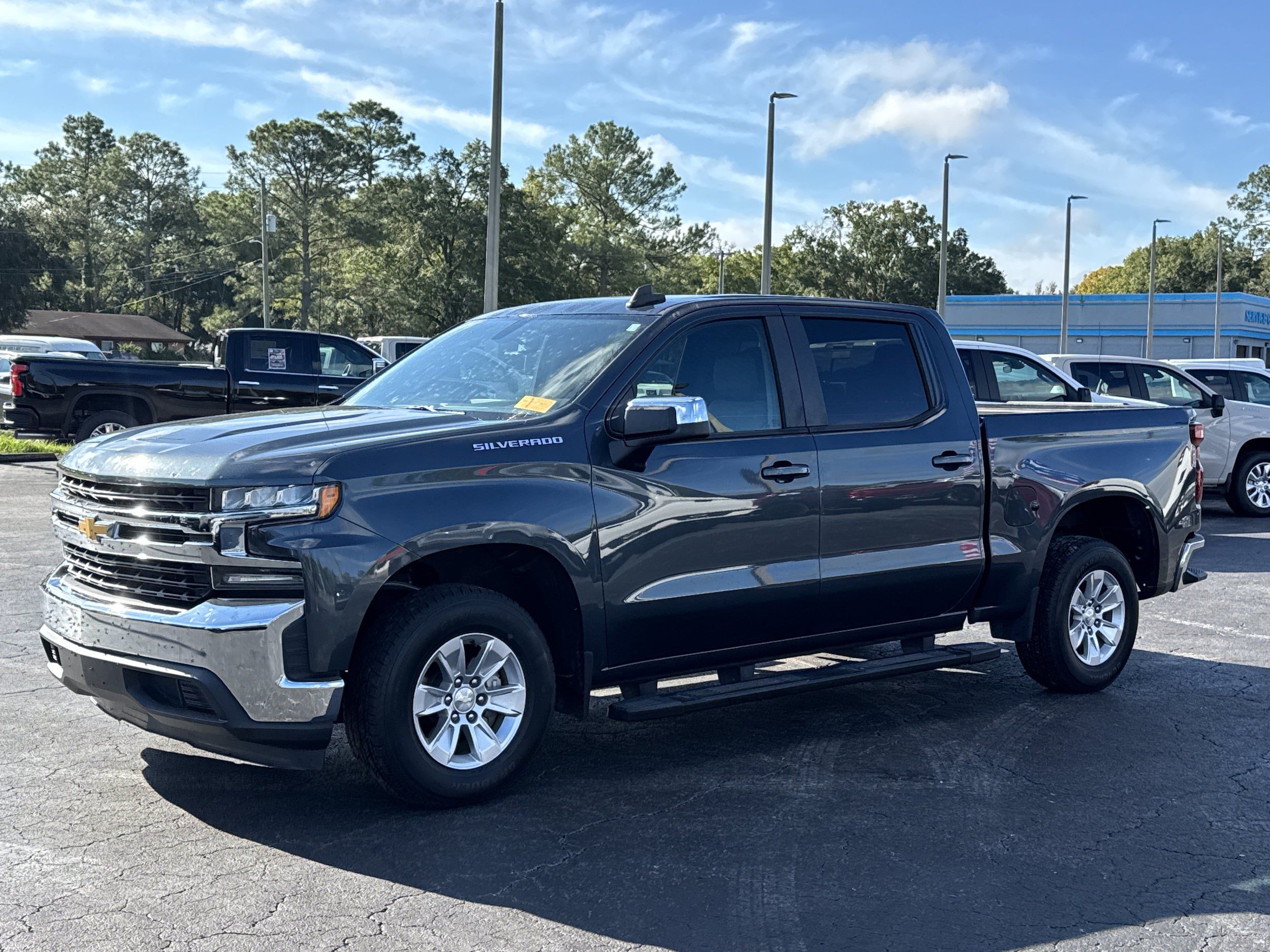 Used 2020 Chevrolet Silverado 1500 LT w/ Trailering Package RWD image 5