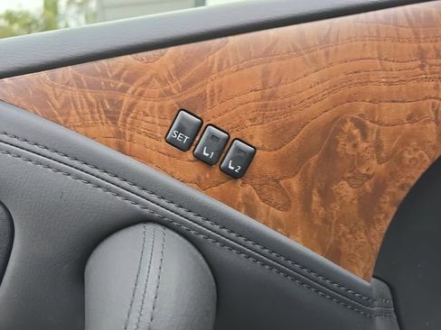 Used 2024 Nissan Armada SL w/ Captain's Chairs Package image 26