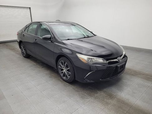 Used 2015 Toyota Camry XSE image 13