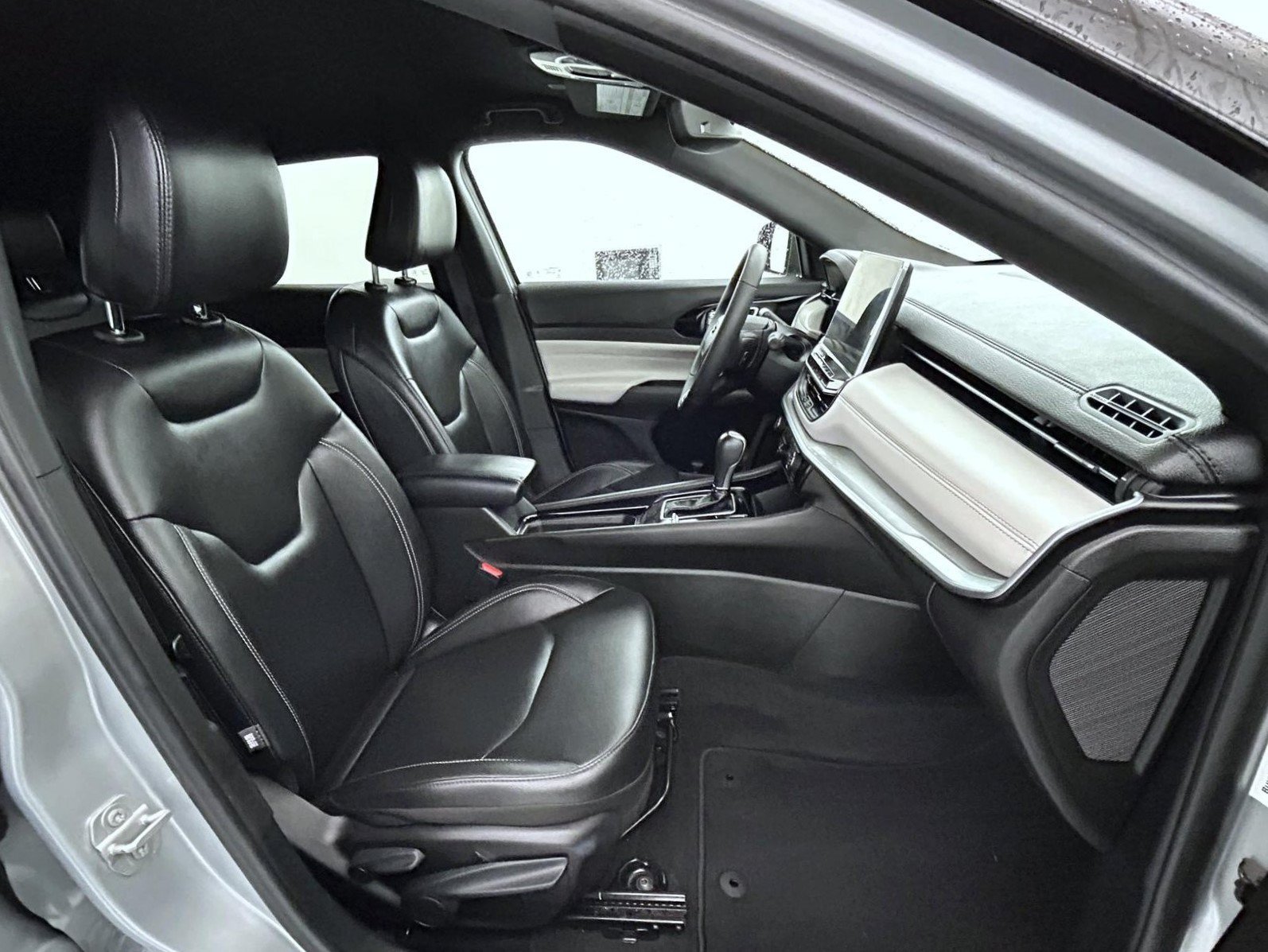 Certified 2025 Jeep Compass Limited AWD/4WD image 15