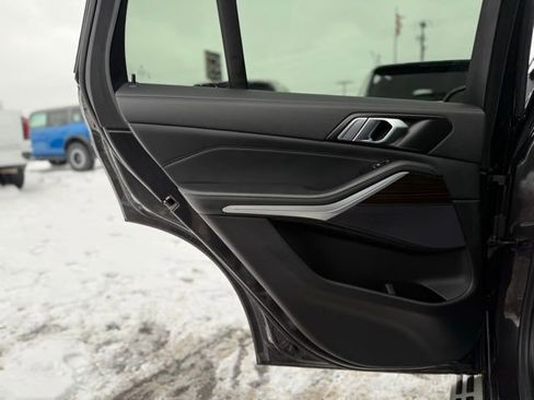 Used 2023 BMW X5 xDrive45e image 17