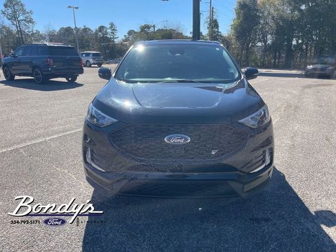 Used 2023 Ford Edge ST image 3