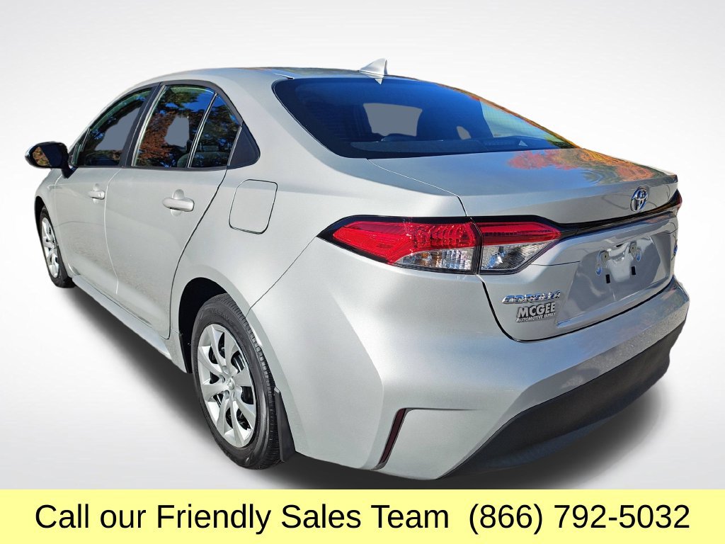 Used 2024 Toyota Corolla LE FWD image 3
