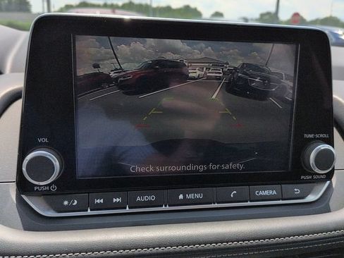 Used 2025 Nissan Rogue SV FWD image 20