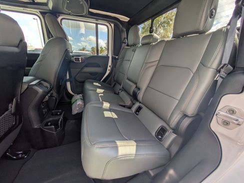 New 2026 Jeep Gladiator Mojave image 80