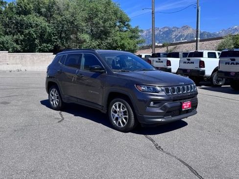 Certified 2023 Jeep Compass Latitude AWD/4WD image 6