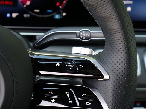 New 2026 Mercedes-Benz GLS 450 4MATIC image 33