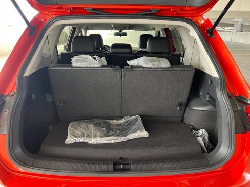 Used 2018 Volkswagen Tiguan SE w/ 3rd Row Seat Package image 22