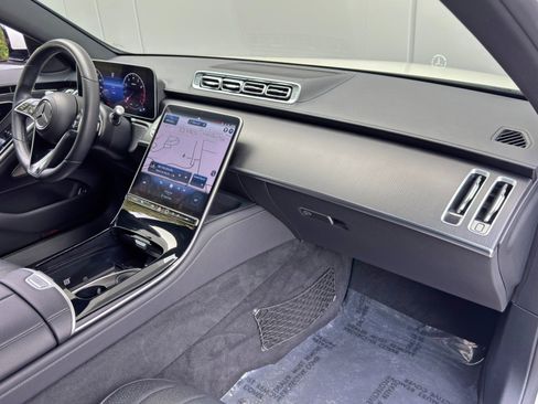 Used 2022 Mercedes-Benz S 500 4MATIC w/ AMG Line Package image 15