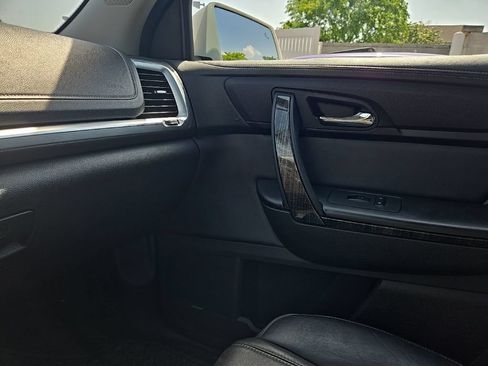 Used 2017 GMC Acadia Limited SLT AWD/4WD image 26