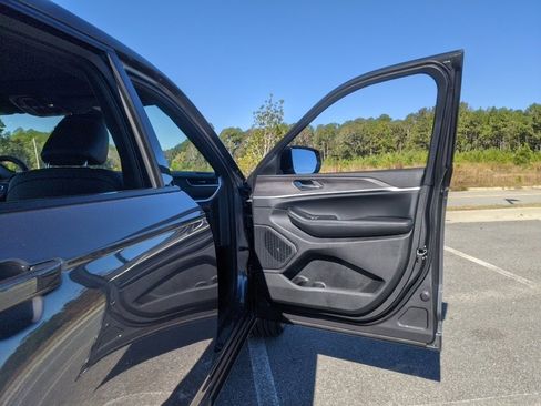 New 2025 Jeep Grand Cherokee L Limited w/ Black Appearance Package image 63