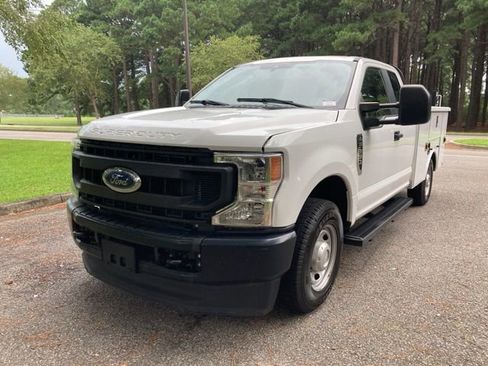 Used 2022 Ford F250 XL w/ Power Equipment Group image 7
