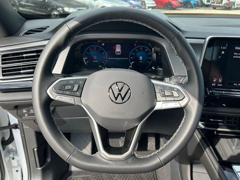 New 2026 Volkswagen Atlas Cross Sport SE FWD image 24