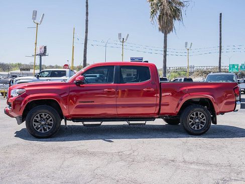 Used 2022 Toyota Tacoma SR5 RWD image 8