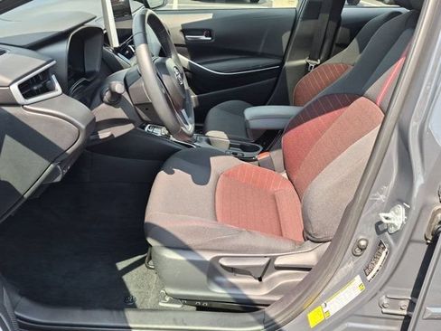 Certified 2025 Toyota Corolla SE w/ SE Premium Package FWD image 9