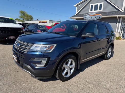 Used 2016 Ford Explorer XLT AWD/4WD image 1