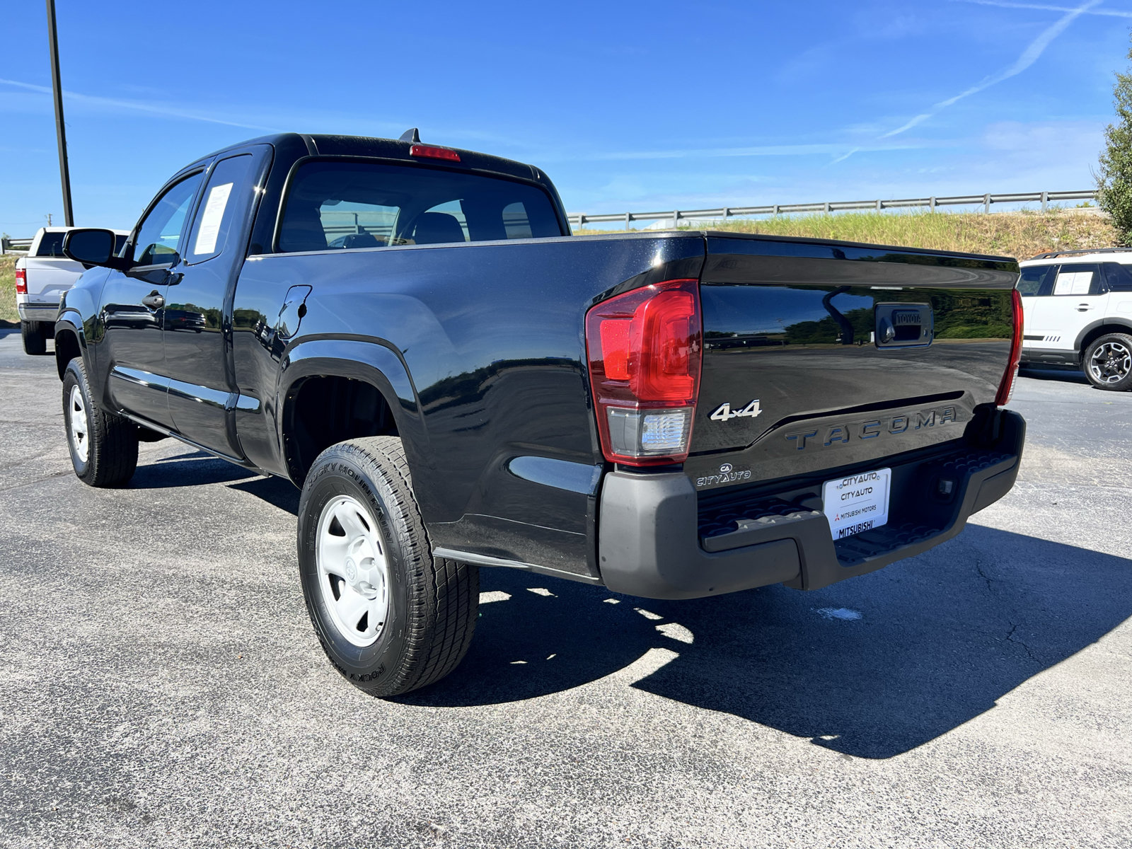 Used 2021 Toyota Tacoma SR AWD/4WD image 6