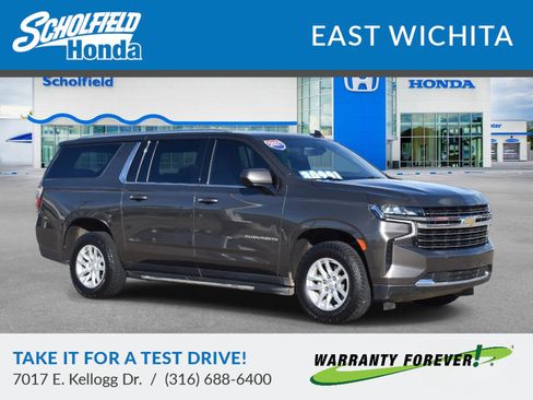Used 2021 Chevrolet Suburban LT image 1